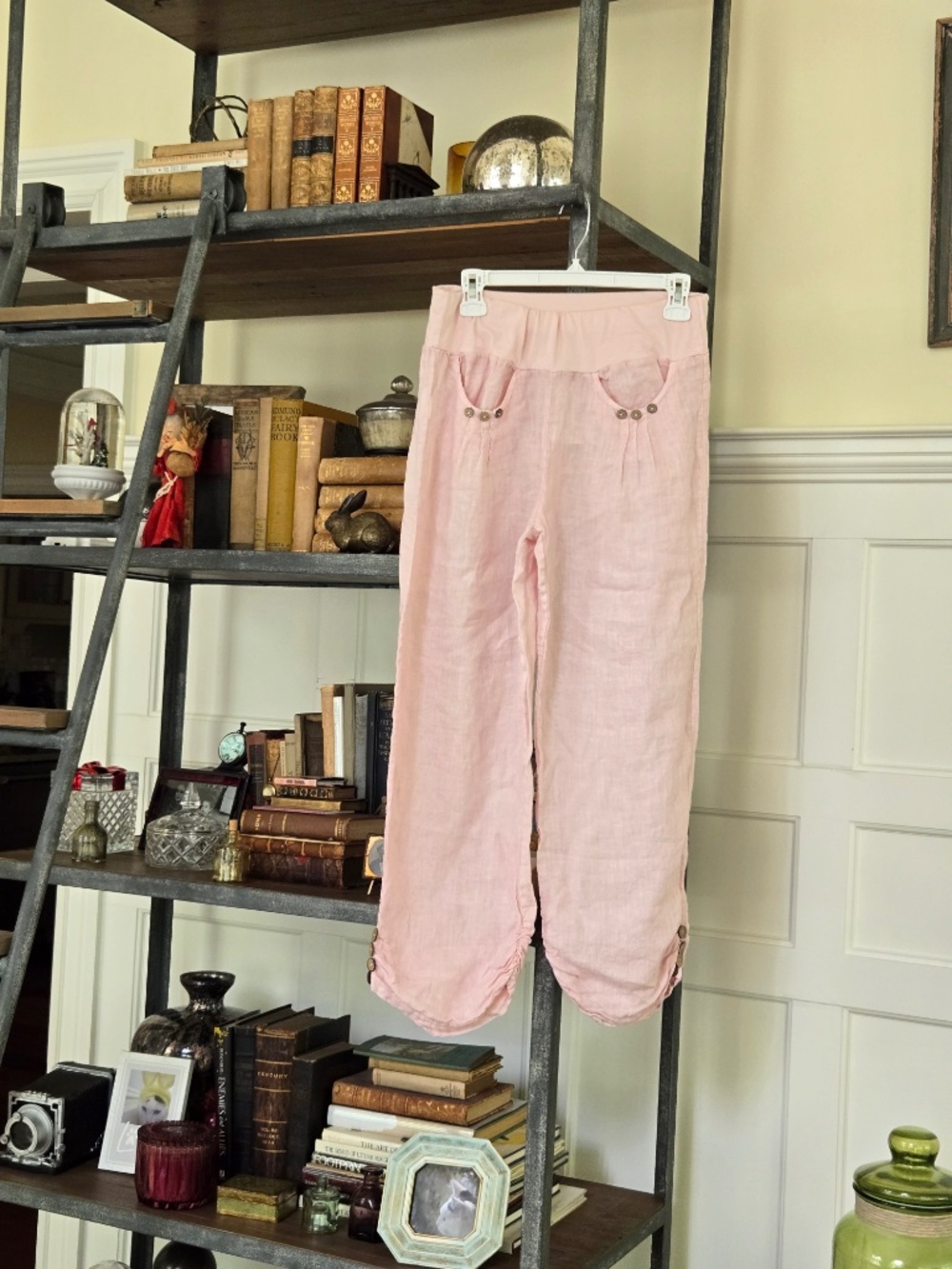 Made in Italy New Collection light pink linen crop pants button details S